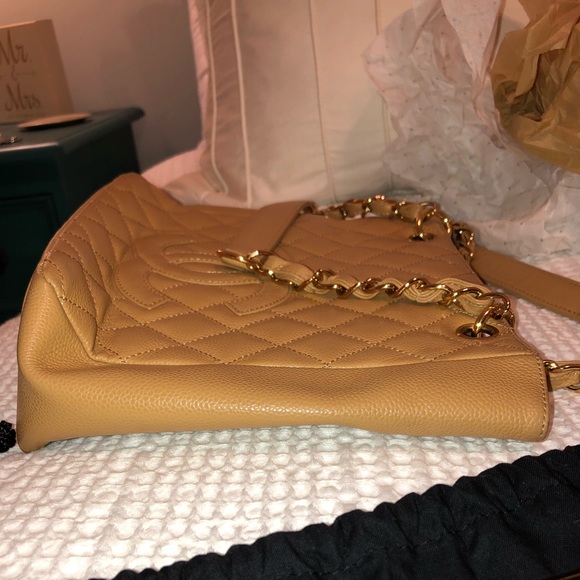 Sold on Mercari- Beautiful CHANEL shoulder bag - Picture 7 of 8